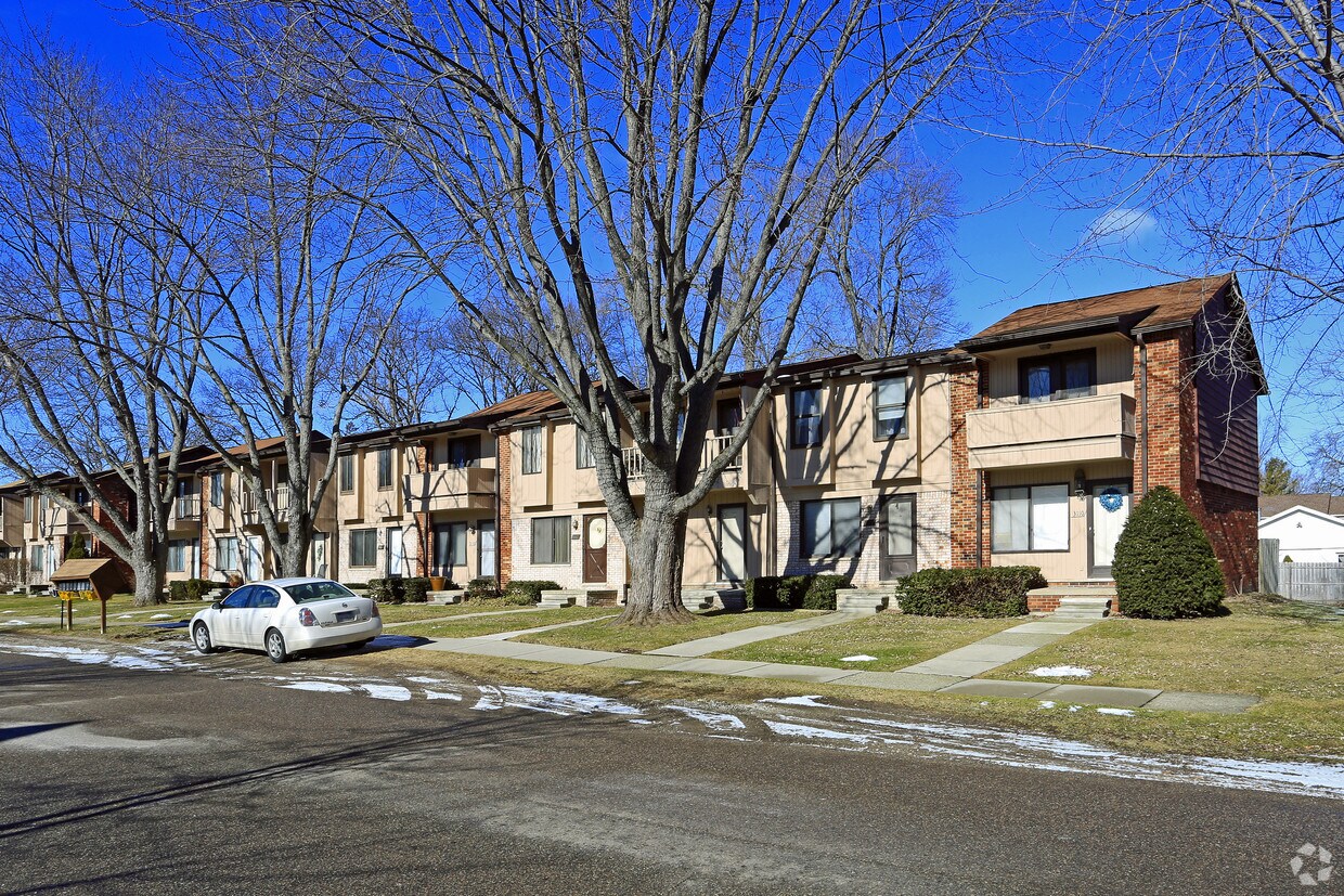 Primary Photo - 3110-3170 Summers Rd