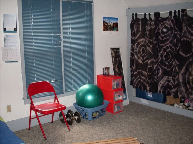 Foto del edificio - 732 W Cedar St