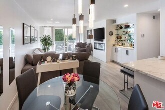 Building Photo - 8535 W Knl Dr