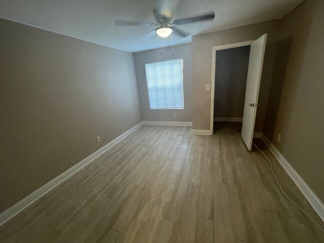 Foto del edificio - ALTAMONTE SPRINGS: Gated Community Oasis of Pearl Lake - 1 bed/1 bath, Ground Floor