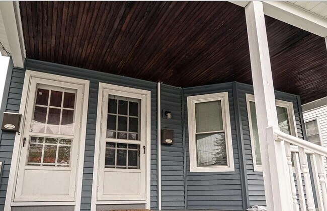 Front Porch Entryway - 19 Homestead Ave