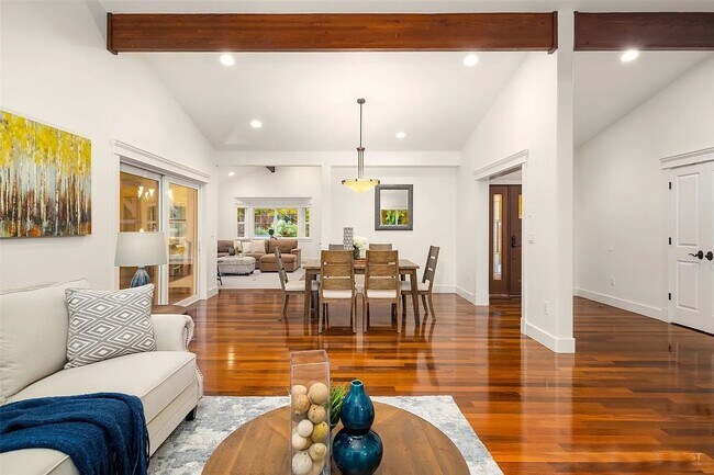 Foto del edificio - Amazing Kirkland Craftsman