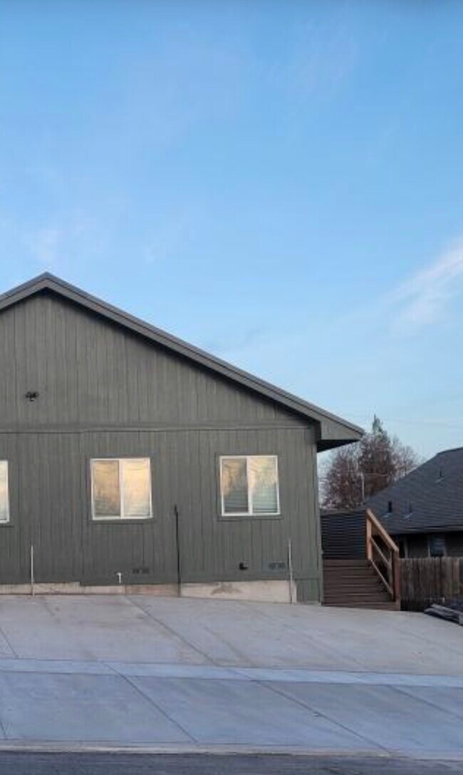 Foto del edificio - 1528 Wilford Ave