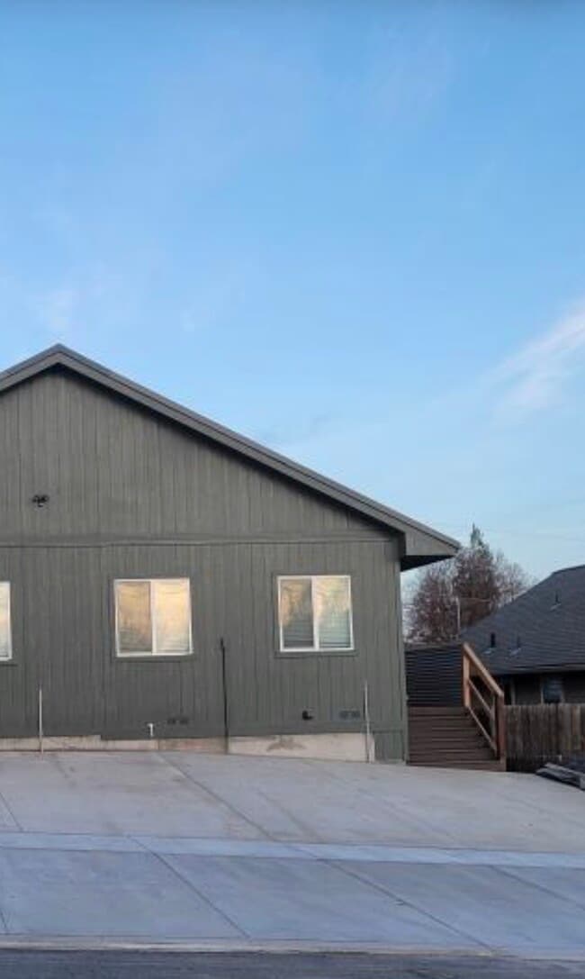 Building Photo - 1528 Wilford Ave