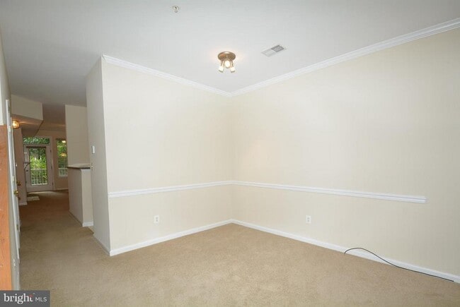Building Photo - 2665 Manhattan Pl