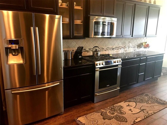 Foto del edificio - 9707 Dry Creek Ct