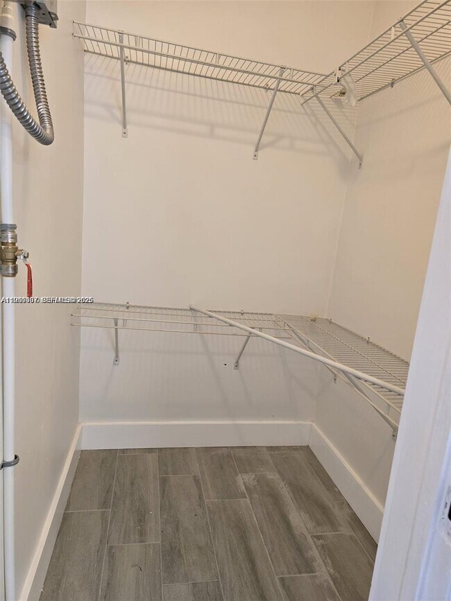 Foto del edificio - 1245 NE 110th Terrace