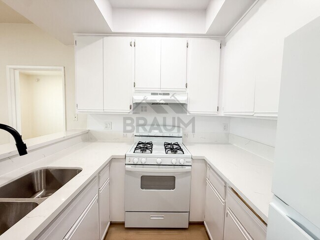 Building Photo - 11459 Collins St