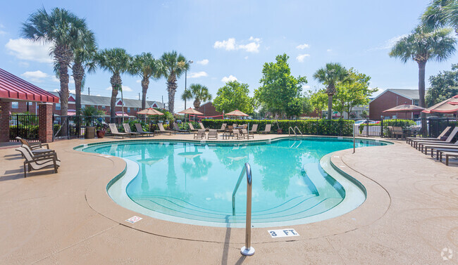 Piscina - Campus Crossings on Alafaya