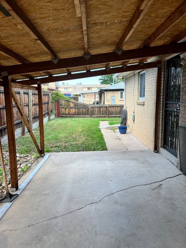 Building Photo - 5381 W Iowa Ave