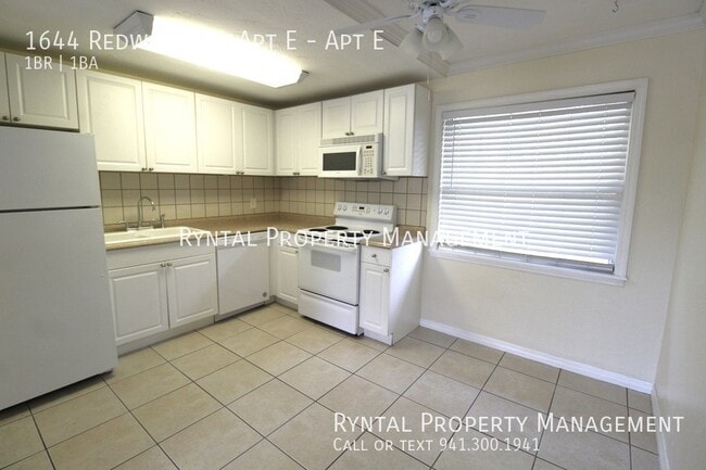 Building Photo - 1644 Redwood St