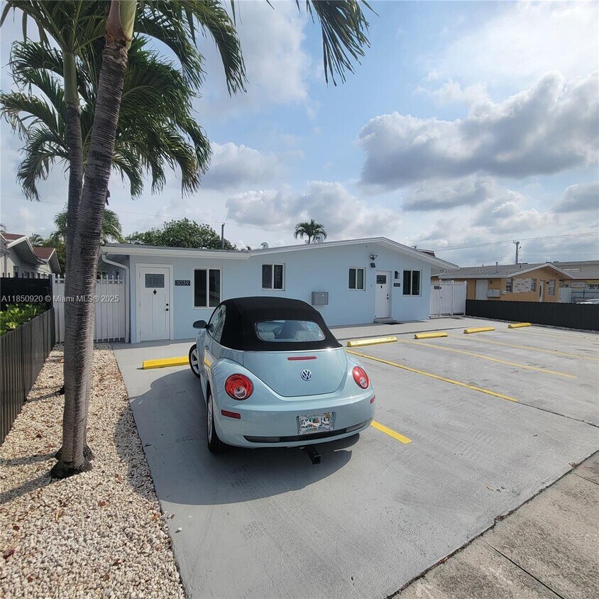 Foto principal - 1039 W 23rd St