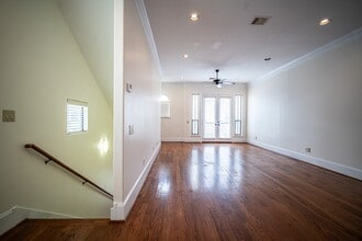 Building Photo - 3119 Fairdale Oaks E