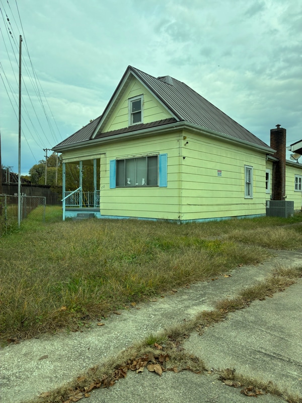 Primary Photo - 552 Main St