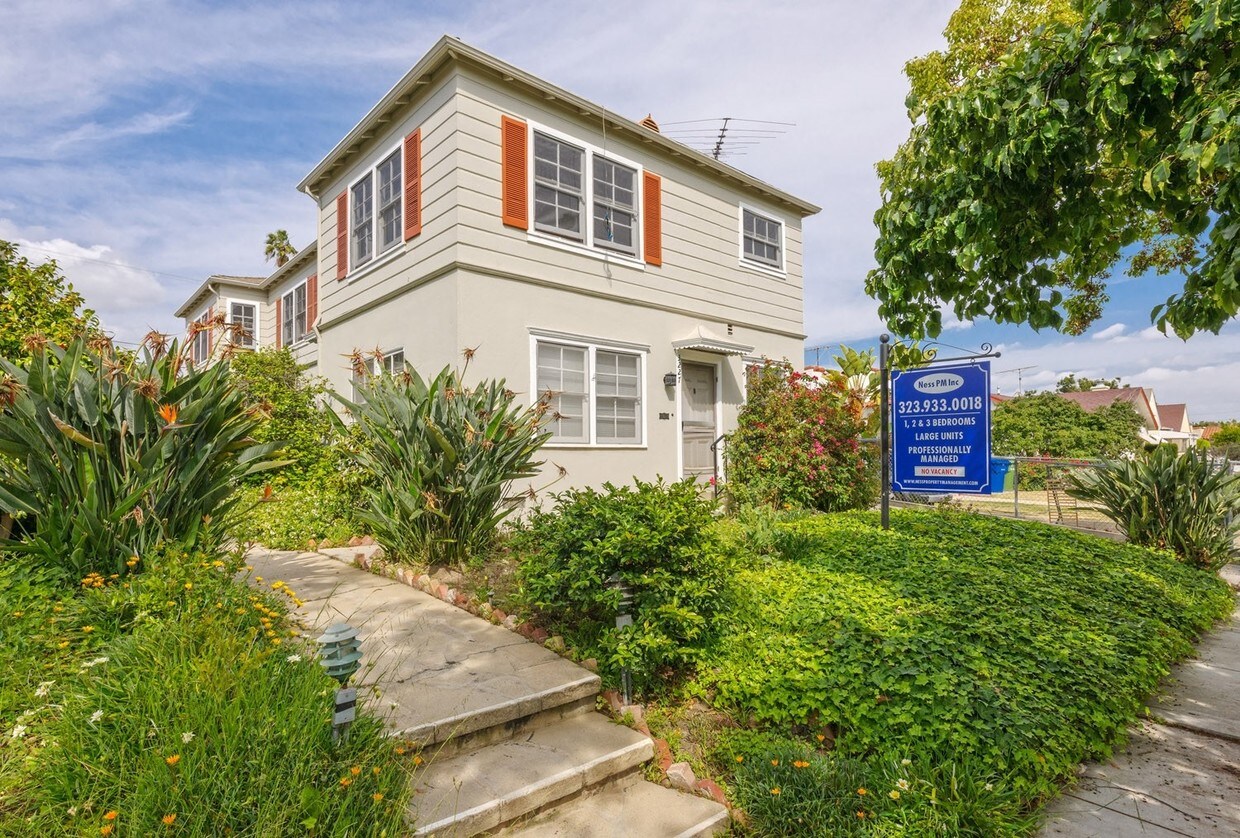 1 - 3227-3231 Madera Ave
