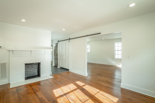 Building Photo - 2105 Ivy St