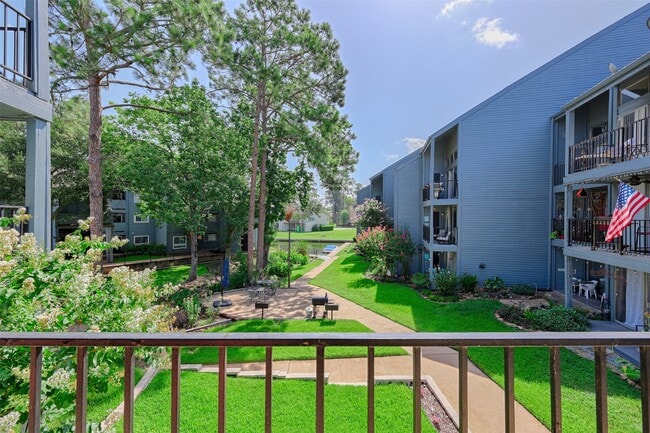 Building Photo - 12500 Melville Dr