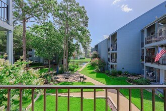 Building Photo - 12500 Melville Dr