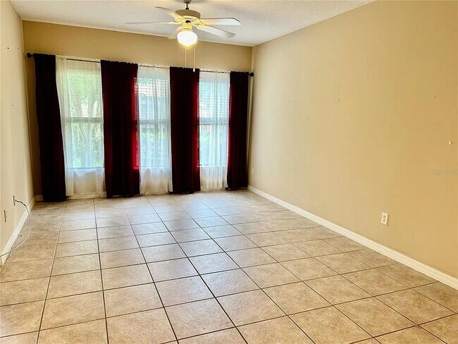 Foto del edificio - 3451 Windsor Lake Cir