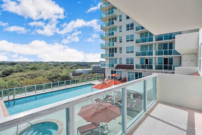 Foto del edificio - 2889 McFarlane Rd