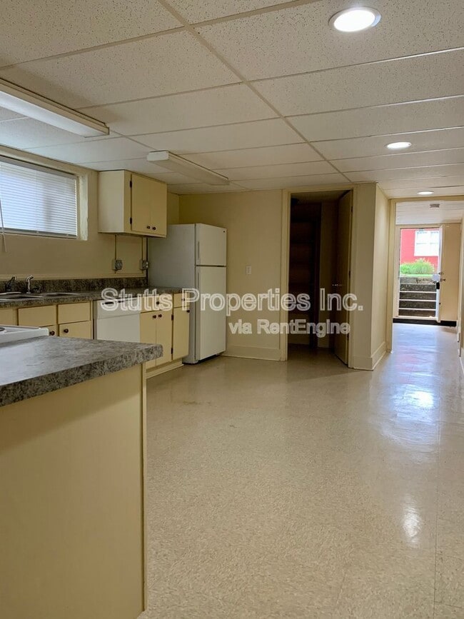 Building Photo - 402 W Tombigbee St