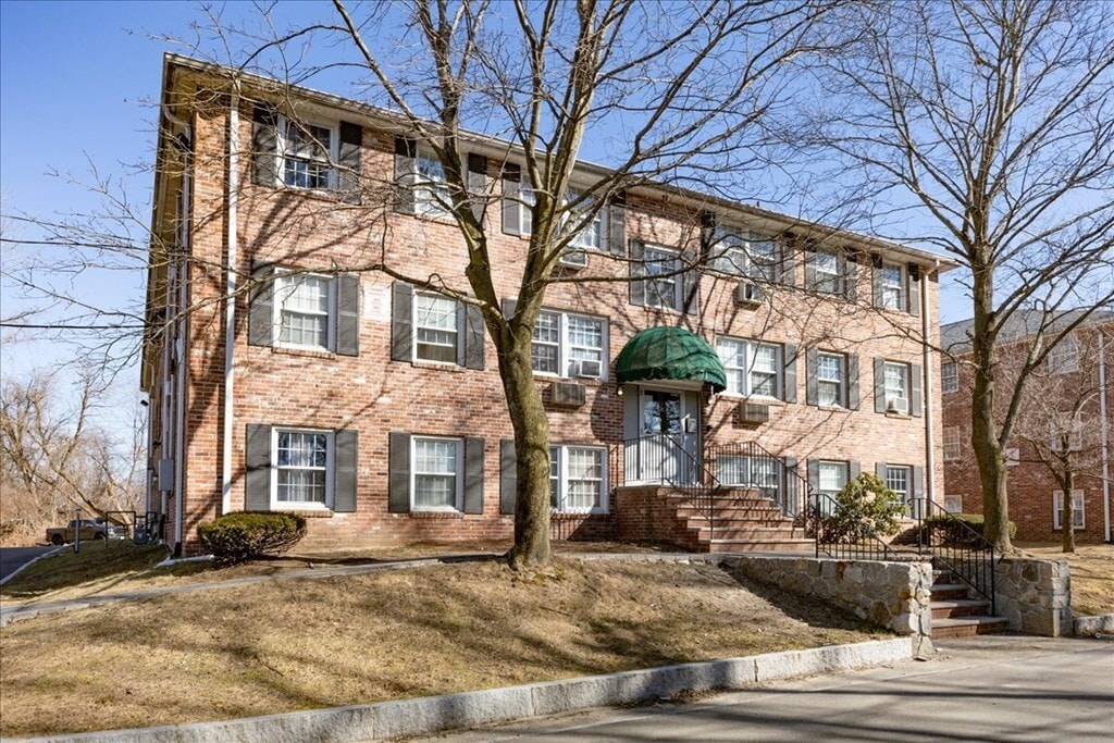 71 Mystic St Unit 24, Methuen, MA 01844 Condo for Rent in Methuen, MA