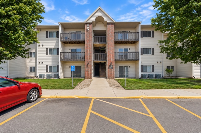 Building Photo - Pineview Place Apartments