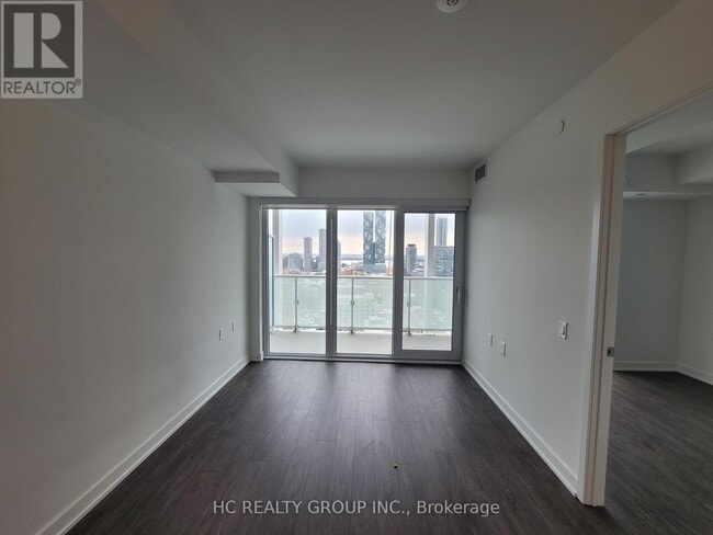 Building Photo - 88 Queen St E