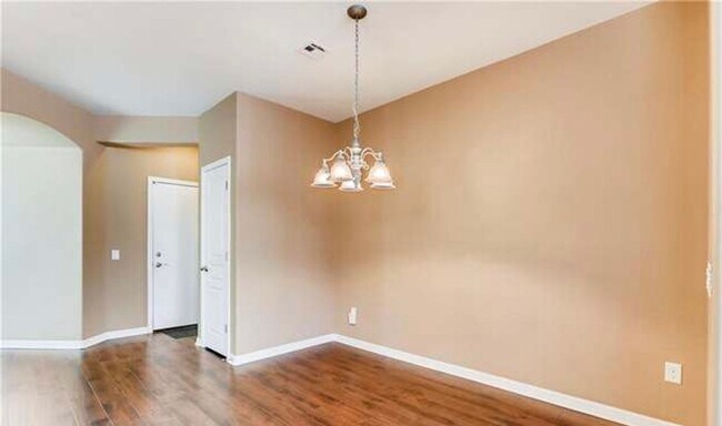 Building Photo - $500 OFF FIRST MONTHS RENT- SPARKLING POOL!