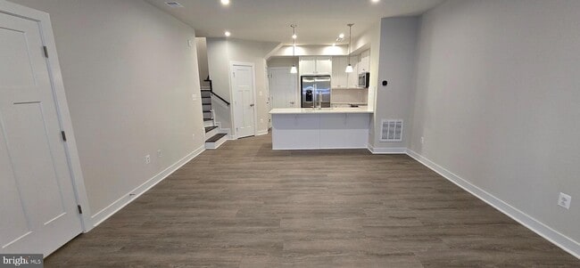 Building Photo - 2542 -A Verona Pl