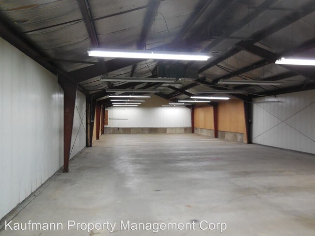 Building Photo - 2212 Wayne Trce