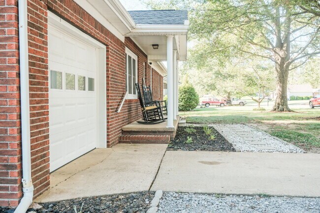 Foto del edificio - "Charming 3-Bedroom Home in Dresden: Spaci...