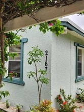 Building Photo - 2167 Laura Ln