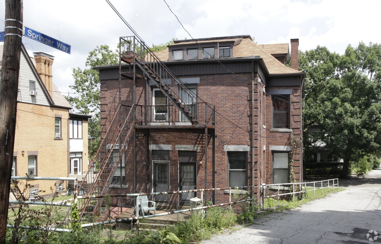 Building Photo - 815-817 Highview St