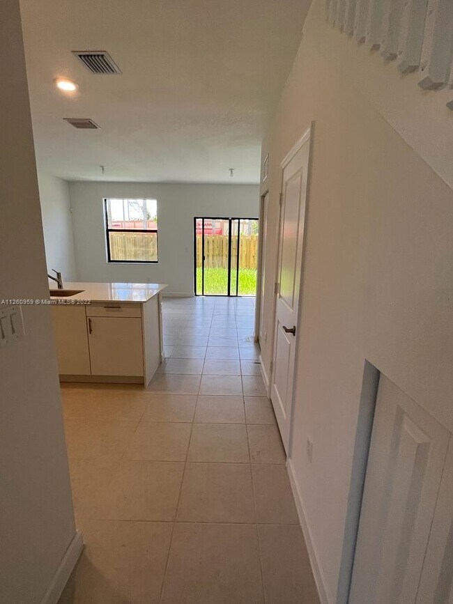 Building Photo - 13360 SW 287th Ter