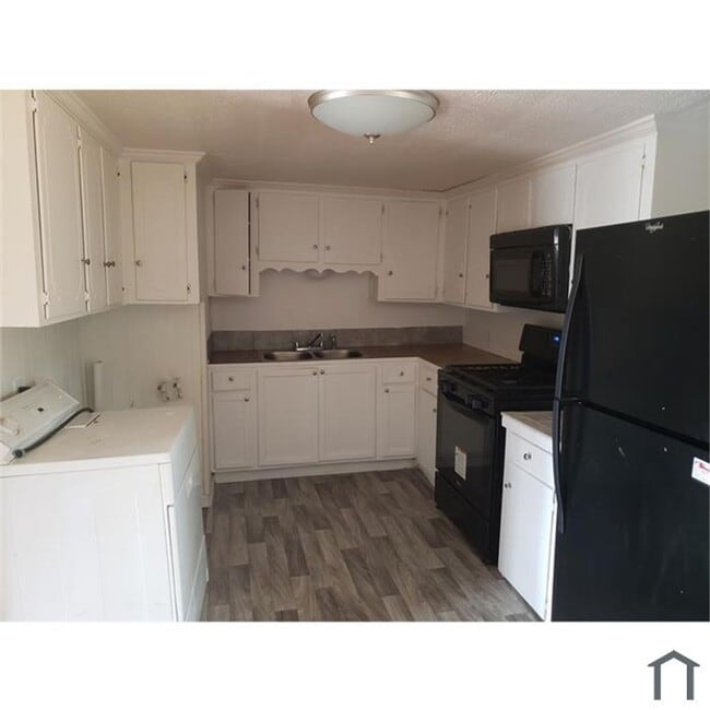 Building Photo - Property Manager