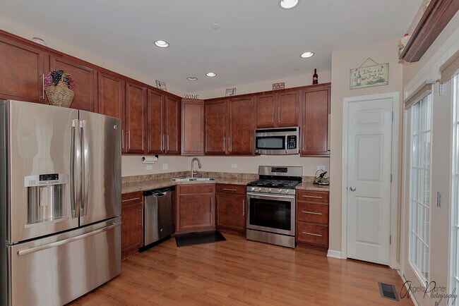 Foto del edificio - 9870 Williams Dr