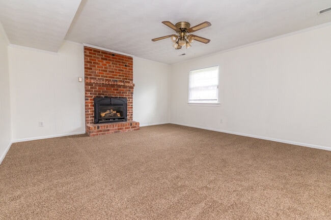 Building Photo - 9022 Joi Dr