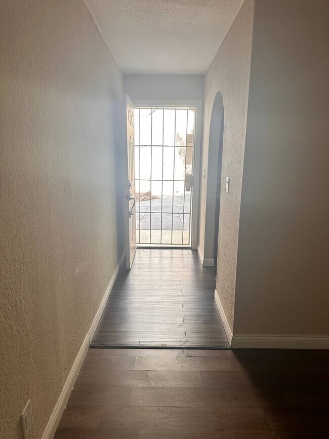 Foto del edificio - 1830 N Decatur Blvd