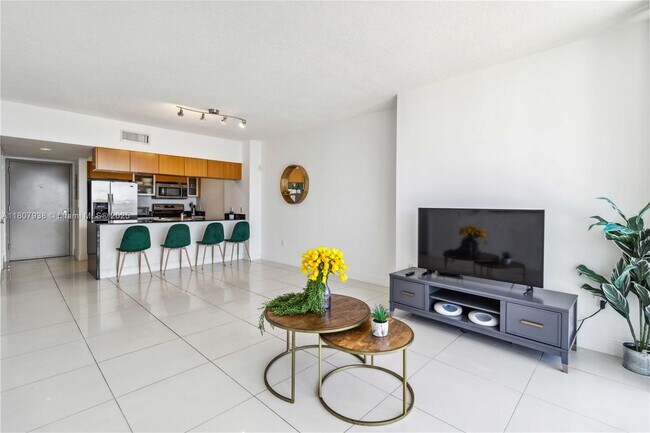 Foto del edificio - 1750 N Bayshore Dr