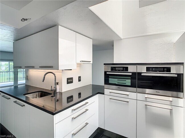 Foto del edificio - 16460 Timberlakes Dr