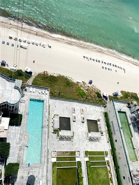 Building Photo - 16001 Collins Ave
