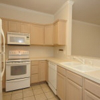 Foto del edificio - 15110 Leeward Dr