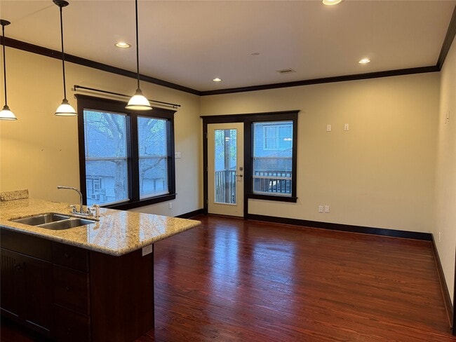 Building Photo - 334 W 22nd St