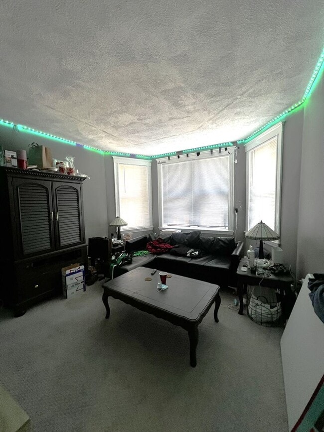 BU South Campus 2 Bed/2 Bath Condo + Office with Parking Included for September 1st!!! - BU South Campus 2 Bed/2 Bath Condo + Office with Parking Included for September 1st!!!