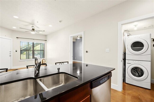 Foto del edificio - 1807 Poquito St