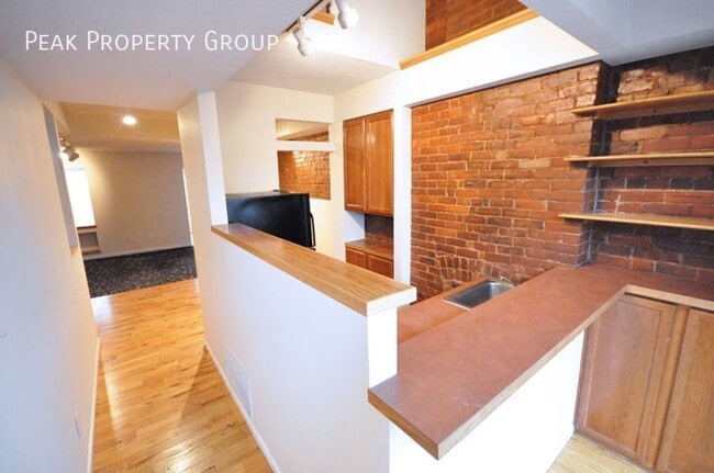 Building Photo - 1216 Indianola Ave