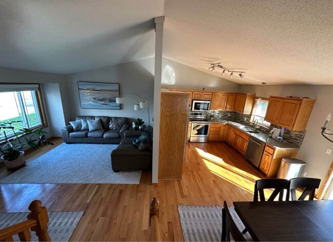 Building Photo - 4619 Ladyslipper Ave N