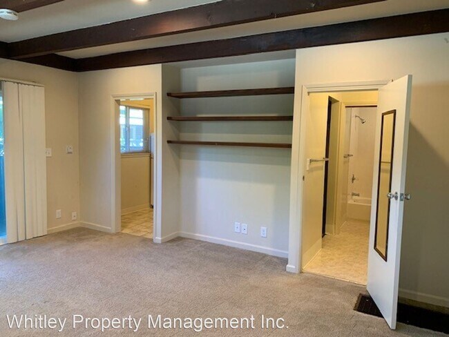 Building Photo - 2170 Carlmont Dr
