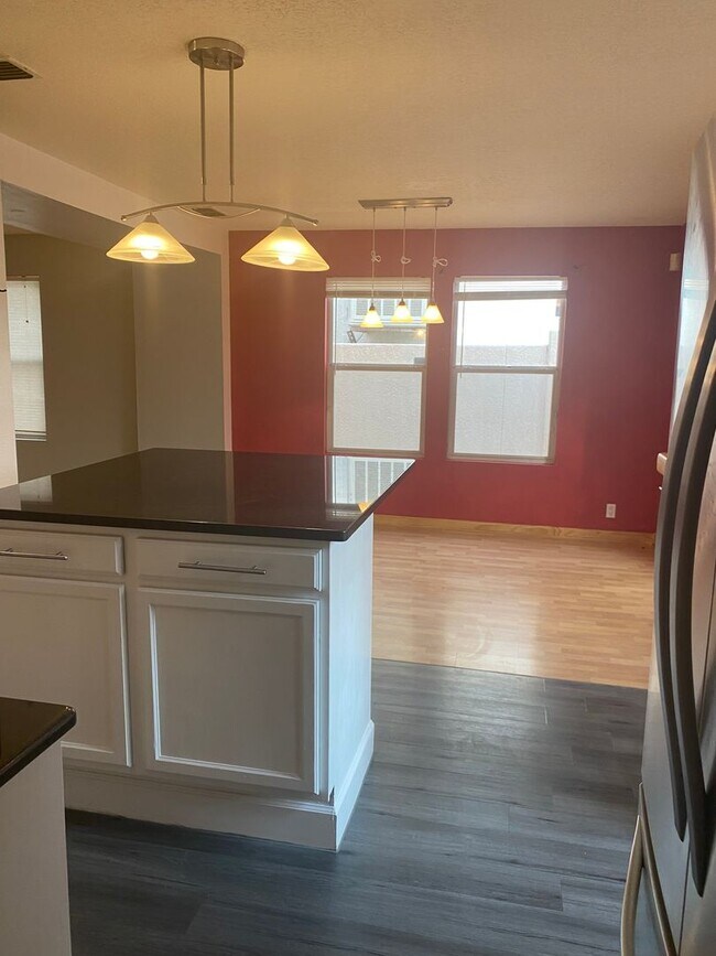Foto del edificio - elegant  3bdr 2 bath home located in nw
